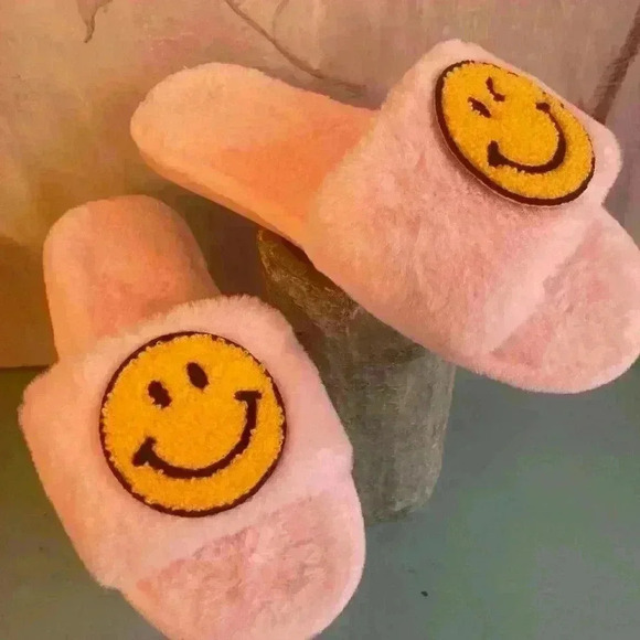 Fuzzy Slipper sSet of 2 Size 6.5 Smiley Face Open Toe Rainbow Mule - Picture 8 of 13